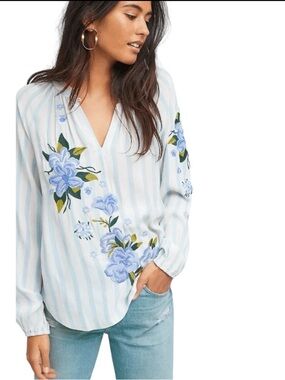Anthropologie Akemi + Kin  Embroidered Stripe Blouse M Blue Floral Top